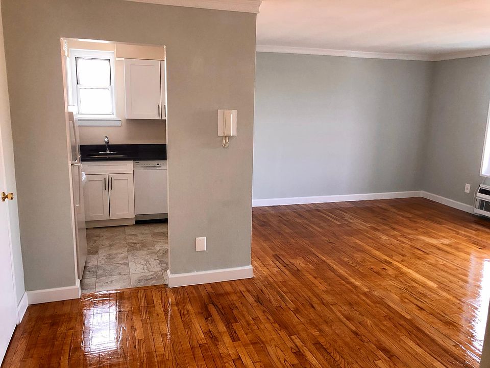 1st image of 3715 Parsons Blvd APT 5C