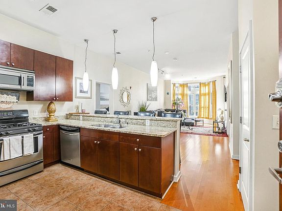 4th image of 1209 N Charles St Unit 115