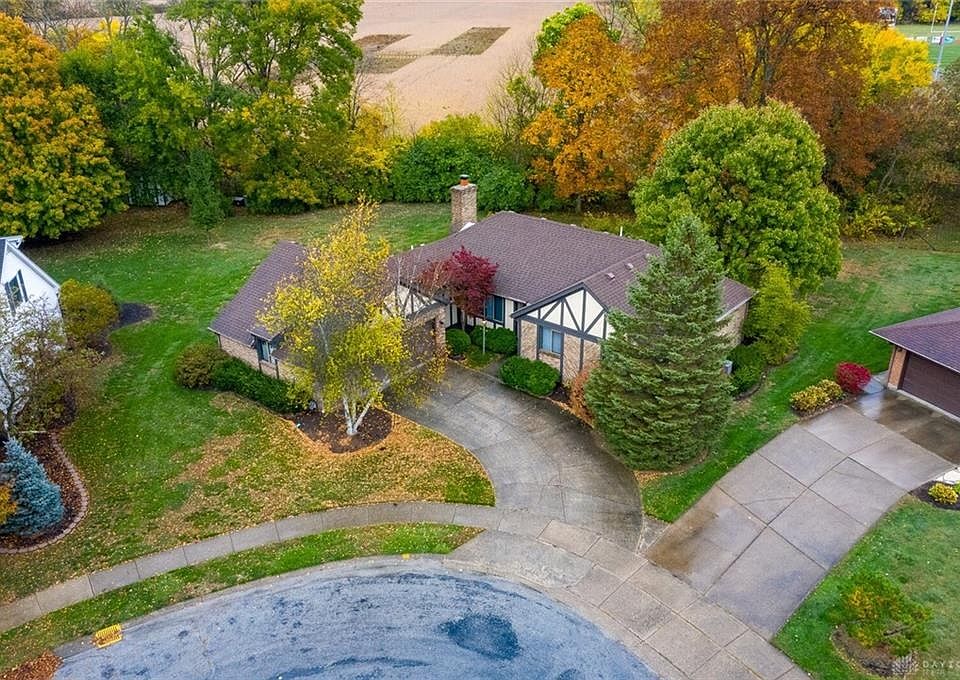 1st image of 132 Kyle Dr
