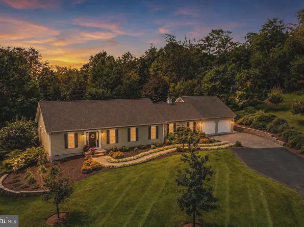 105 Derby Ct, Martinsburg, WV 25403