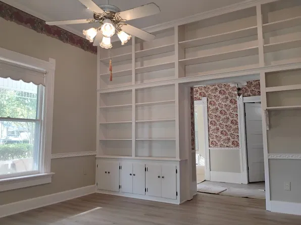 303 E Buchanan St, Mineola, TX 75773