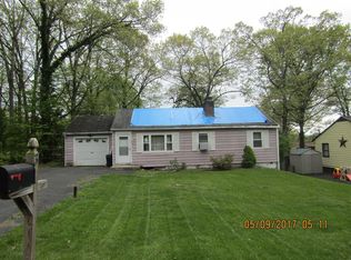 3 Stanley Pl, Newburgh, NY 12550
