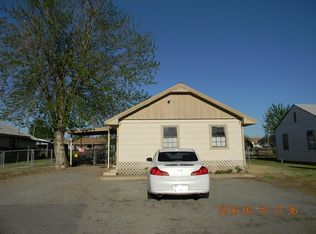 410 S 3rd St, Sentinel, OK 73664