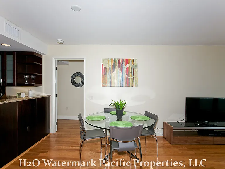 1551 Ala Wai Blvd — Photo 2