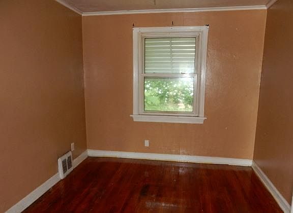 4th image of 580 Cosie Dr