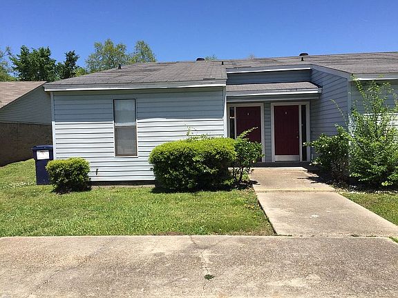2nd image of 303 Woodale Dr #29