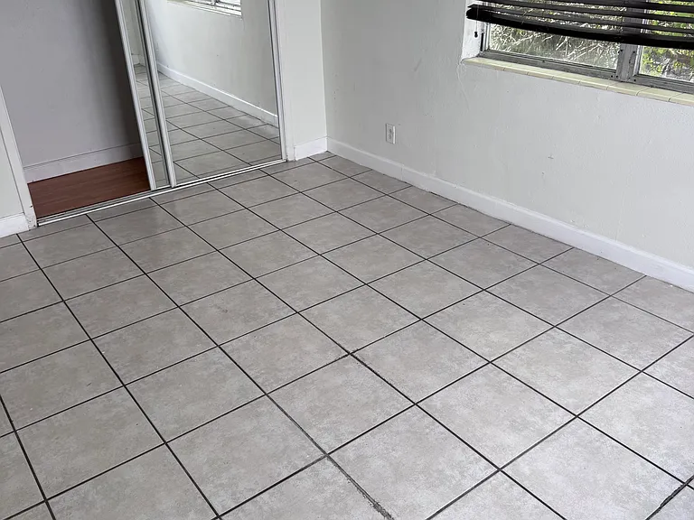 9016 Collins Ave #6 — Photo 10