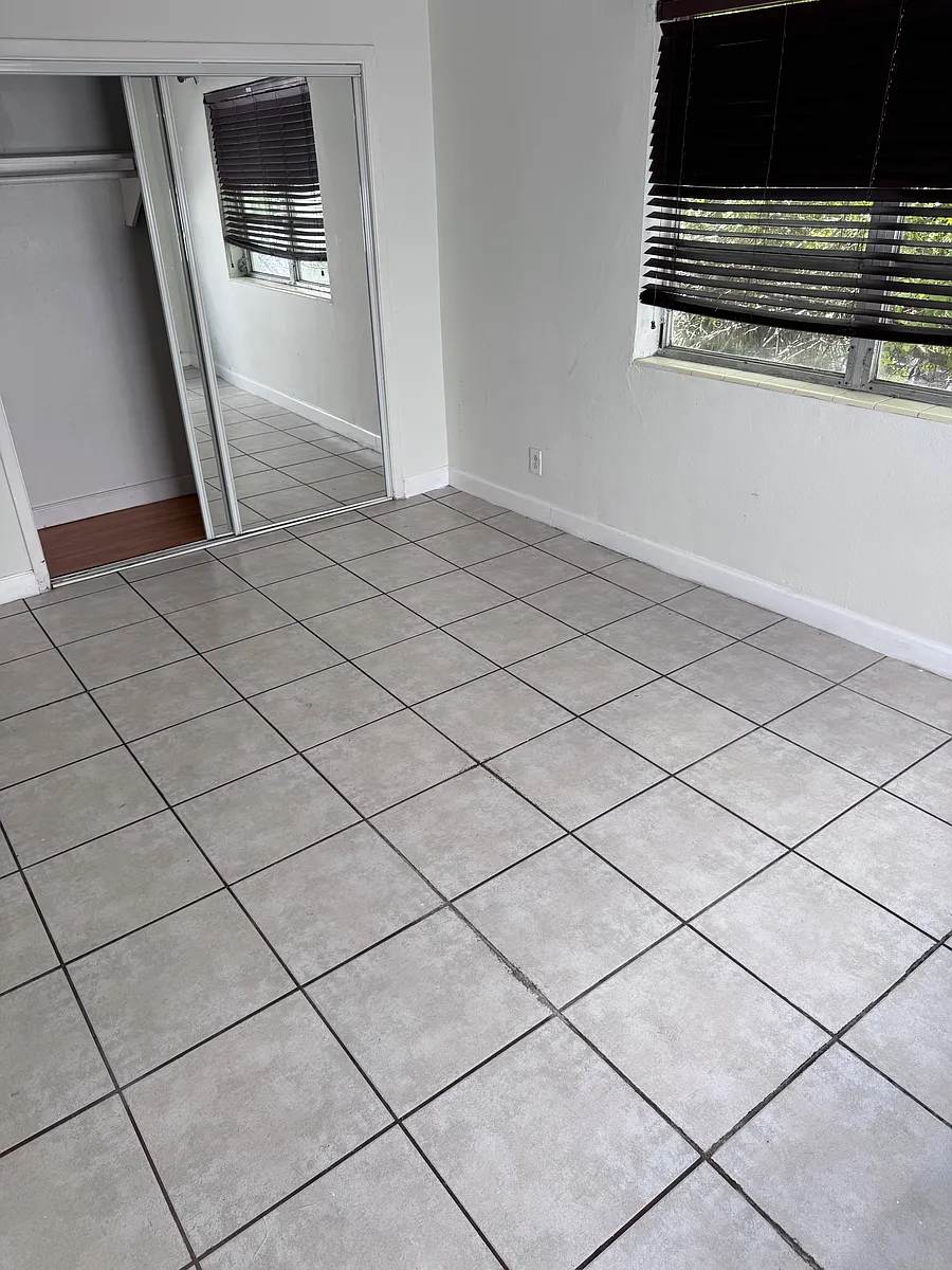 Building Photo - 9016 Collins Ave #3
