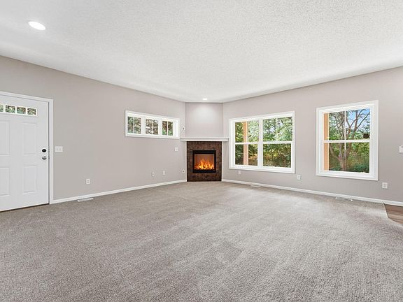 5th image of 3012 Cottage Ln N