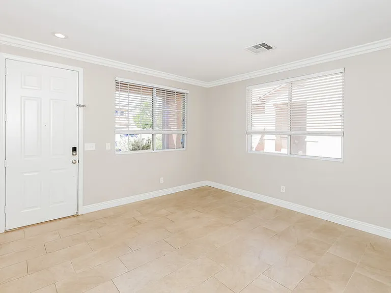 486 Kirkstone Way — Photo 5
