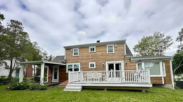 10 N Pleasant St — Photo 3