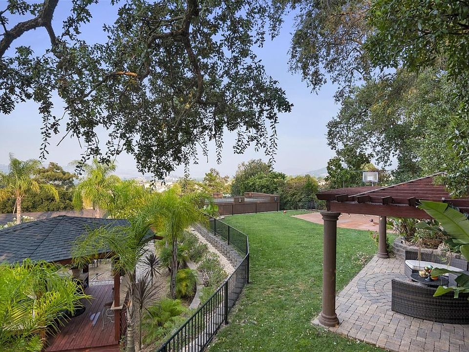 2nd image of 6887 Goldpine Ct