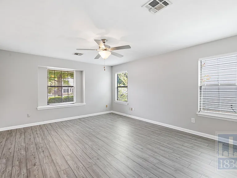 401 Oakridge Pass — Photo 14