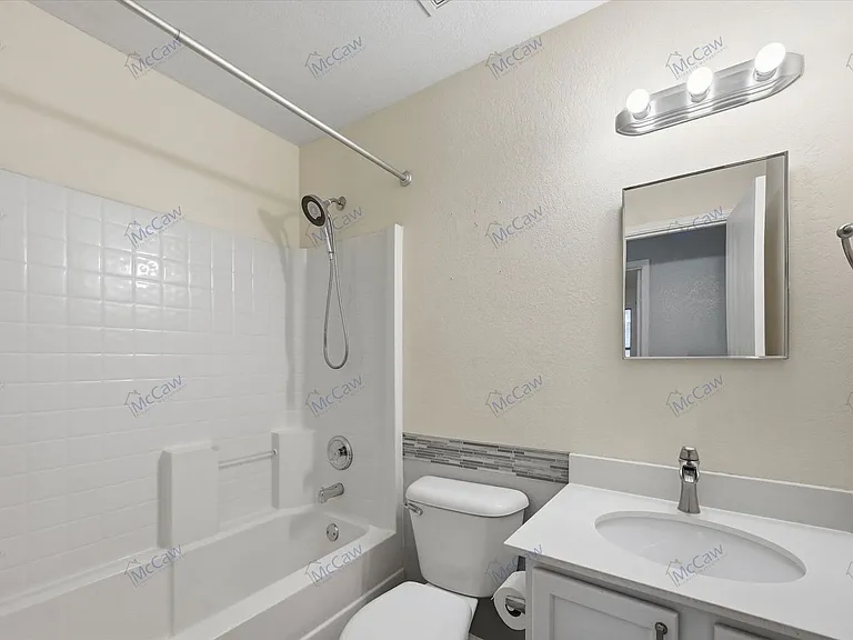 8401 Swan Park Dr — Photo 16