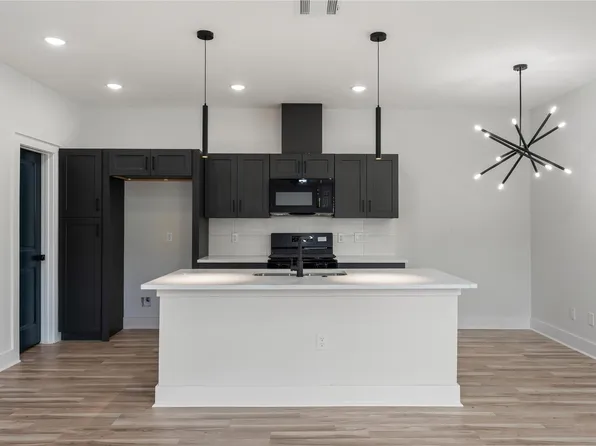 1615 Dolly Wright St, Houston, TX 77088