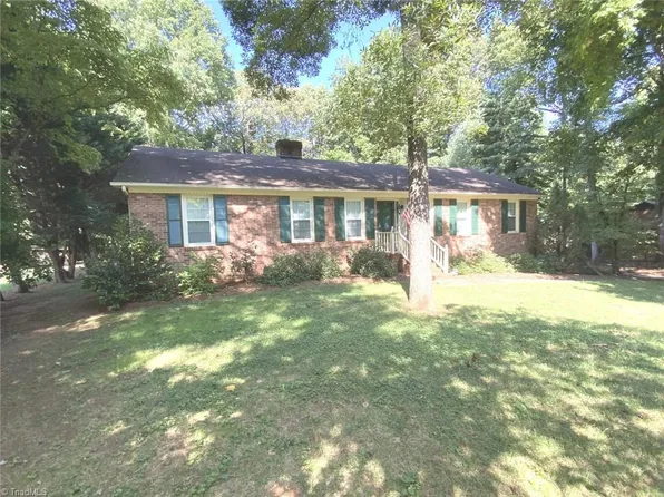 636 Browning Pl, Winston Salem, NC 27103