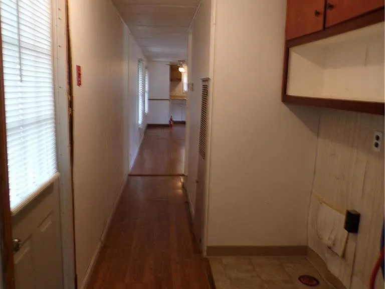717 Washington St — Photo 5