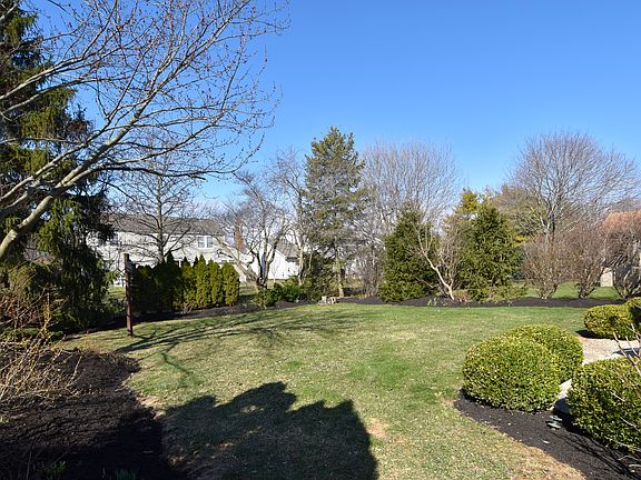 3rd image of 6871 Erie Ct