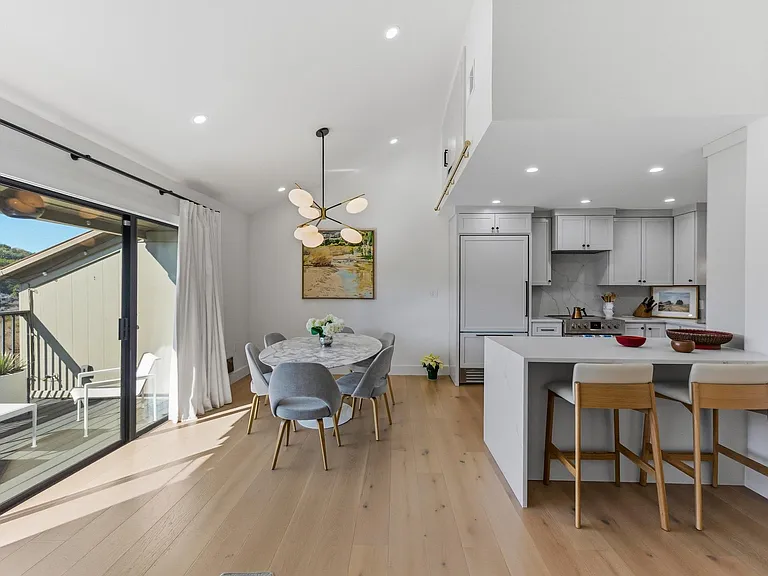 1821 Westlake Dr #105 — Photo 8