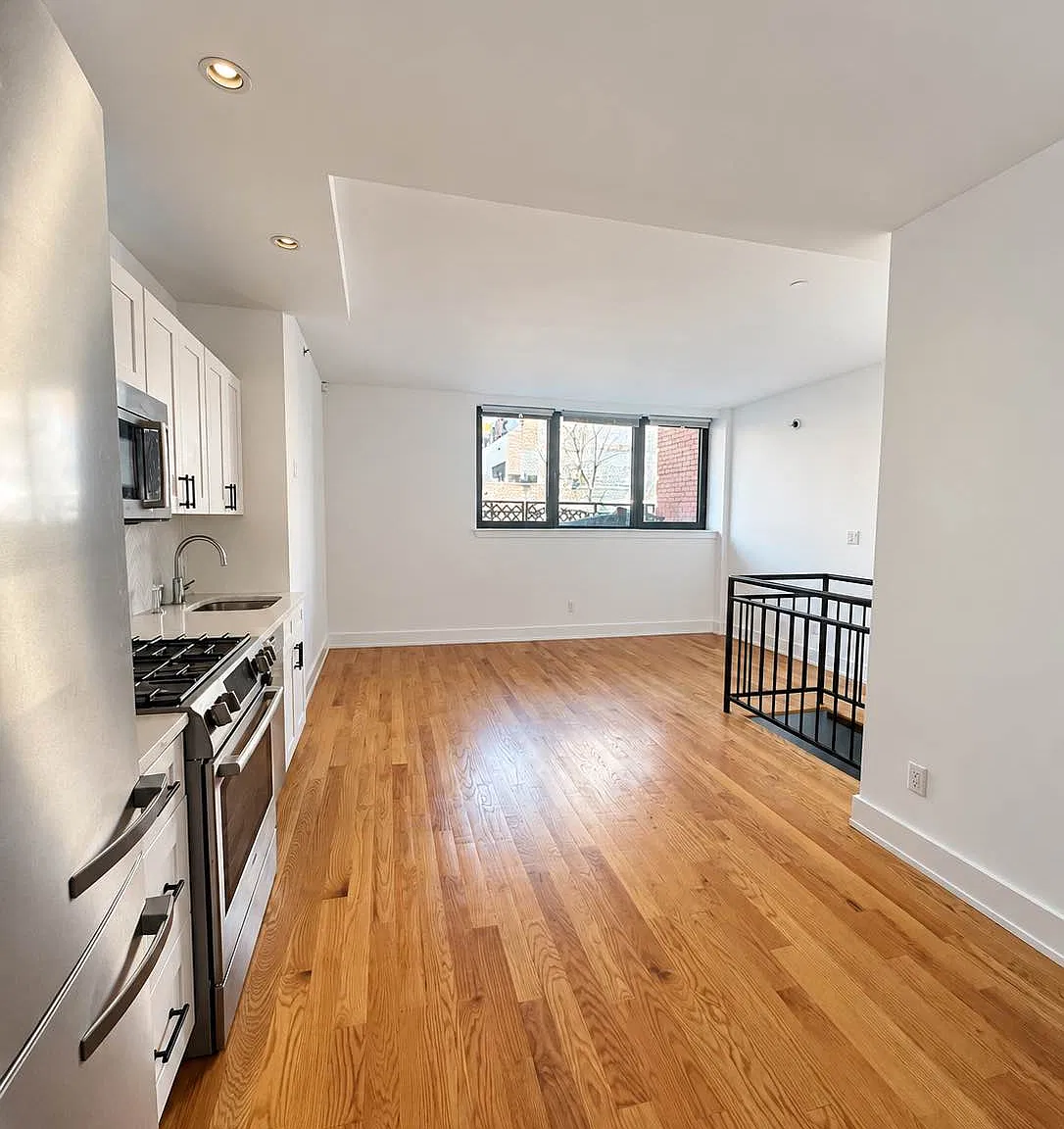 282 Nassau Avenue — Photo 1