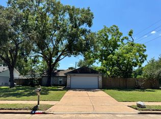 9811 Charter Ridge Dr, Houston, TX 77070