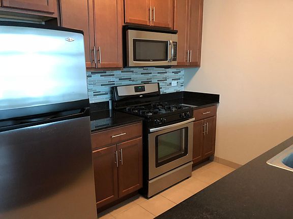 2nd image of 552 W Kinzie St #W1304