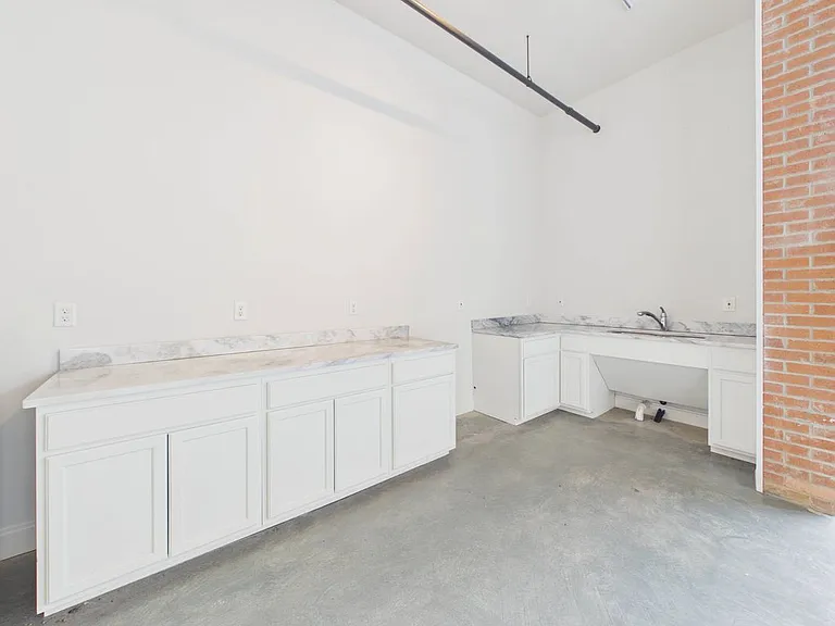 209 Highland Park Ln #101 — Photo 7
