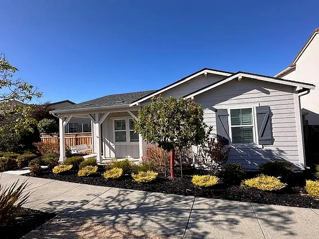 483 Logan Way — Photo 1