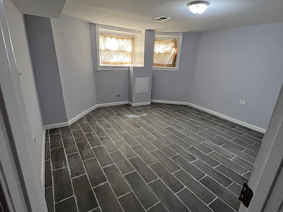 4th image of 3358 W Lexington St #G