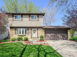 7957 E Meadowview Ct, Ypsilanti, MI