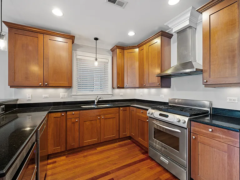 3723 N Wilton Ave #3 — Photo 6