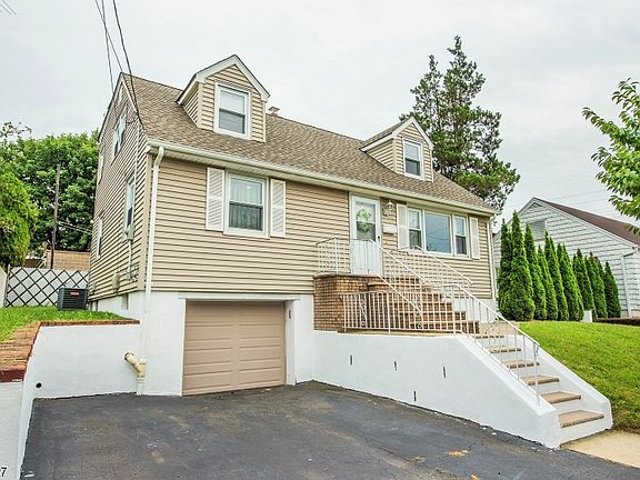 2nd image of 8 Park St