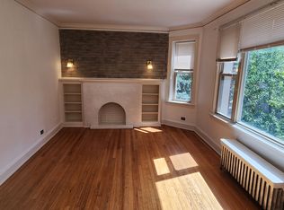 1052 W Rosemont Ave APT 2, Chicago, IL 60660