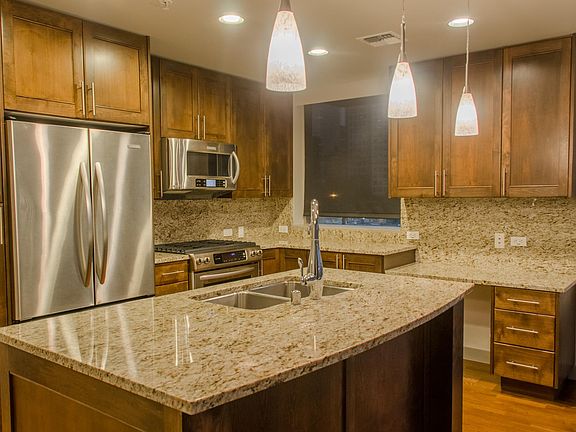 4th image of 10610 NE 9th Pl Unit 602