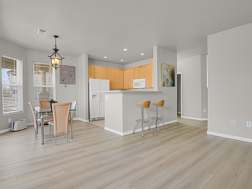 Living room/Kitchen