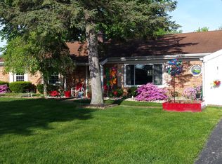 8319 Douglas Rd, Lambertville, MI 48144