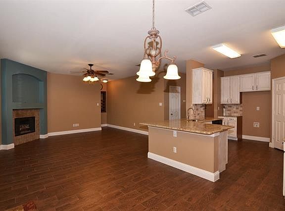 4th image of 4013 Hawkins Dr