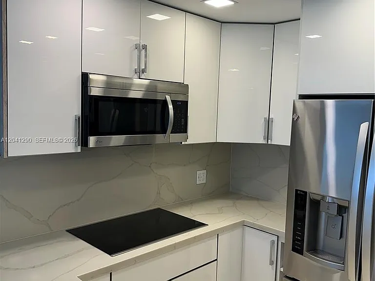 9500 W Bay Harbor Dr #6A — Photo 6