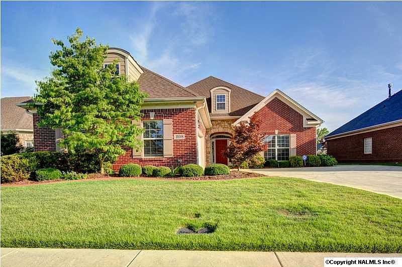 1st image of 1108 Somerset Cir SE
