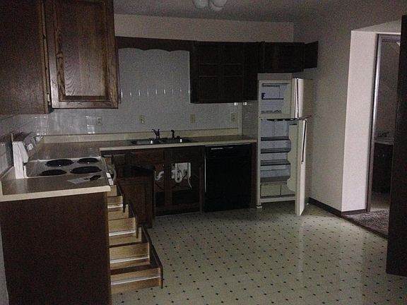 5th image of 4609 W Millbrook Dr APT C