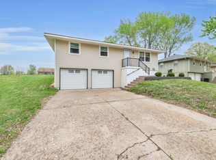 805 NE Wien Ave, Blue Springs, MO 64014