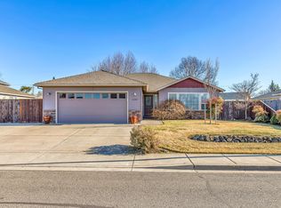 1330 Hawthorne Way, Central Pt, OR 97502