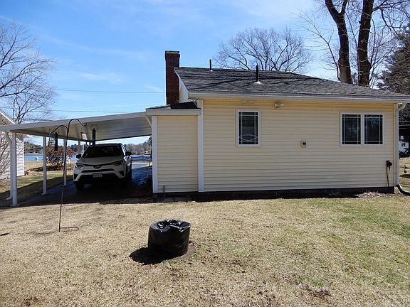 4th image of 56 Lakeshore Dr