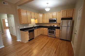 2nd image of 1018 W Leland Ave