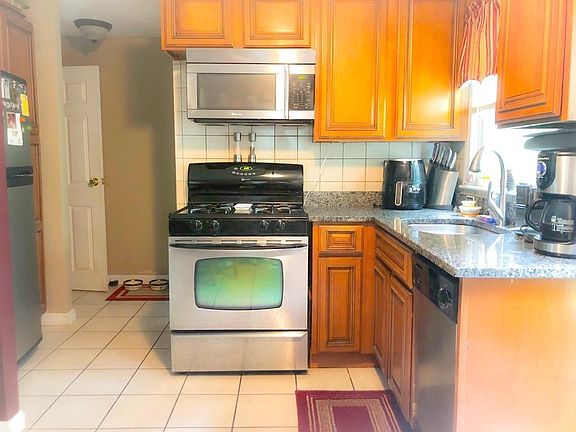 2nd image of 273 Cocasset St #273