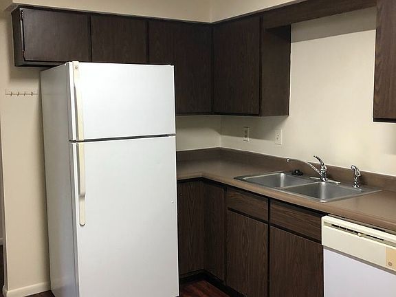 4th image of 273 Maplewood Dr APT 201-273-20