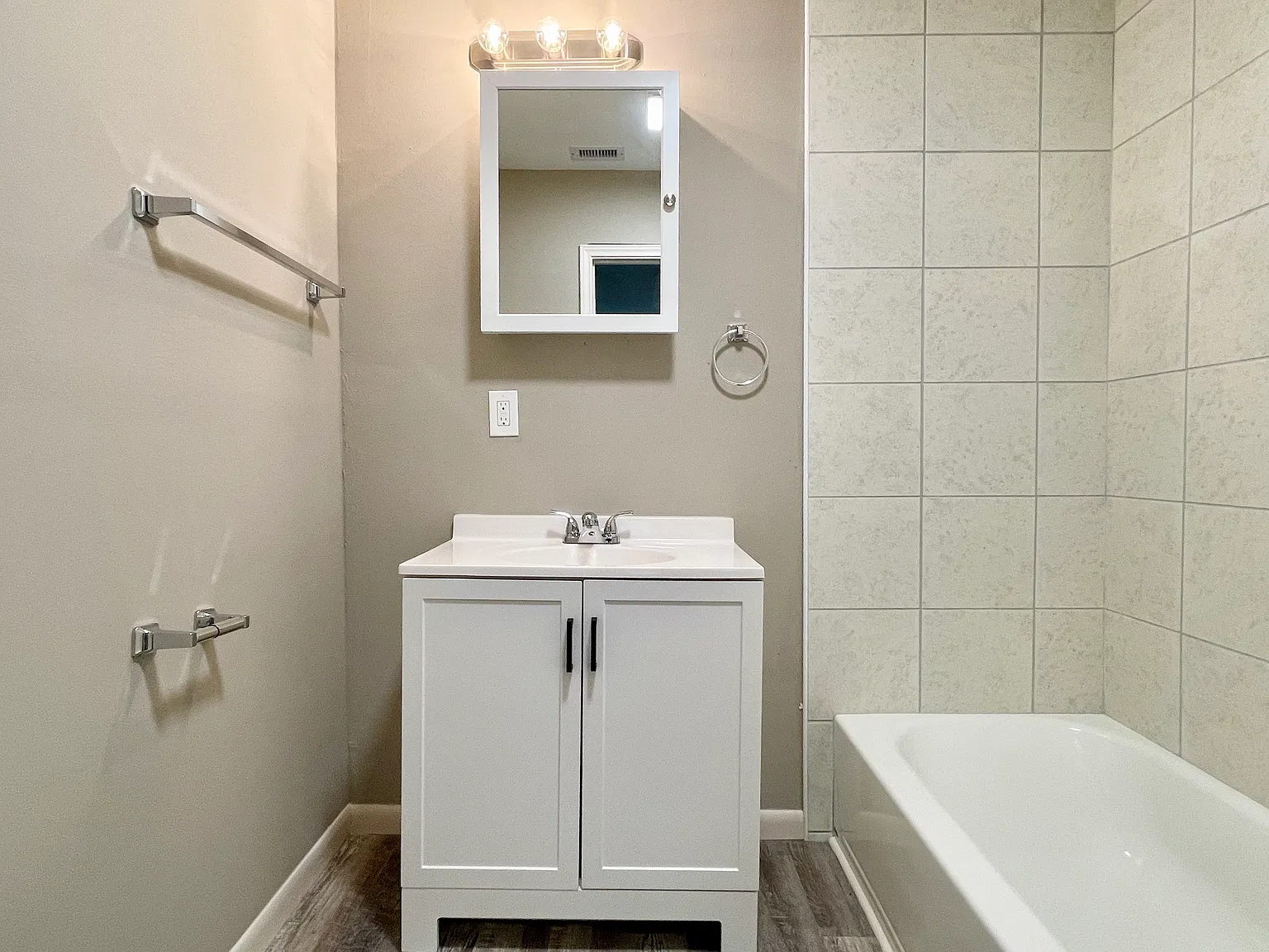 4 bed, 1124 sqft, $1,850 — Photo 2