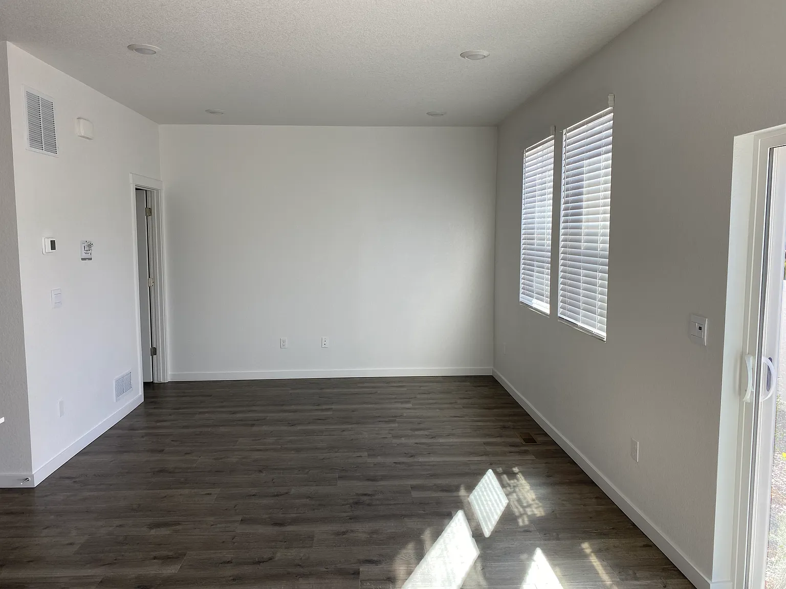 3 bed, 2.5 bath, 1490 sqft, $2,450 — Photo 4