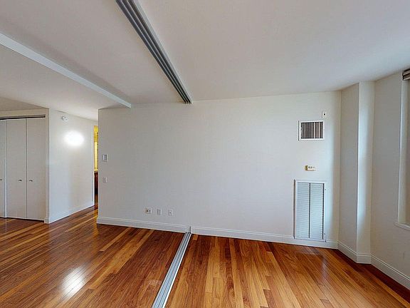 5th image of 88 Greenwich St APT 2305