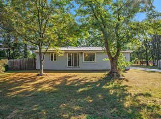 32 N Maple Island Rd, Muskegon, MI 49442